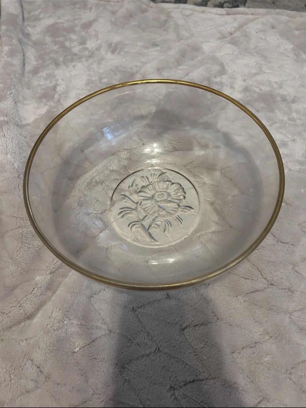 Source Unknown Clear Glass Serving Bowl with Gold Trim and Floral Medallion